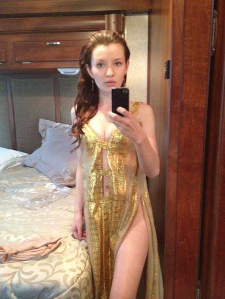 emily browning naked (1)