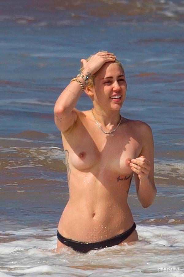 miley cyrus beach nude (10)