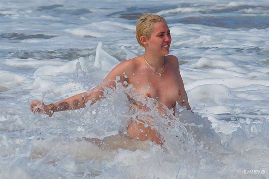 miley cyrus beach nude (3)