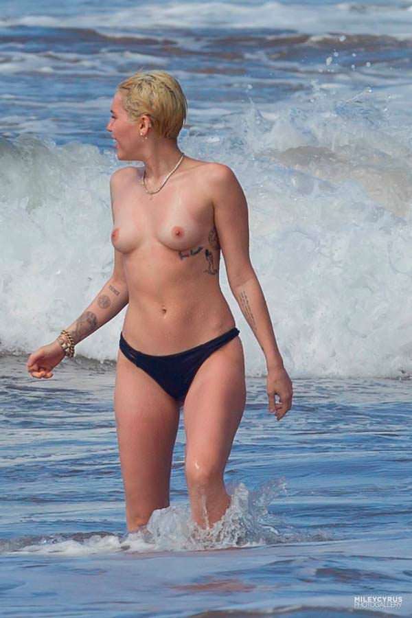 miley cyrus beach nude (33)