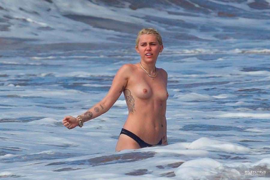 miley cyrus beach nude (36)
