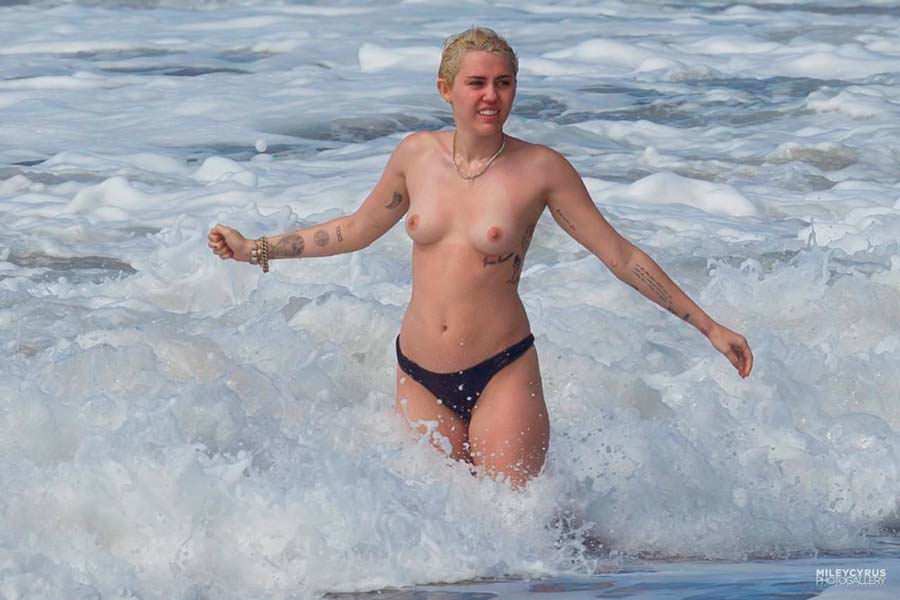 miley cyrus beach nude (4)