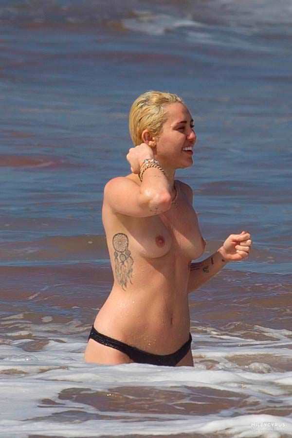 miley cyrus beach nude (8)